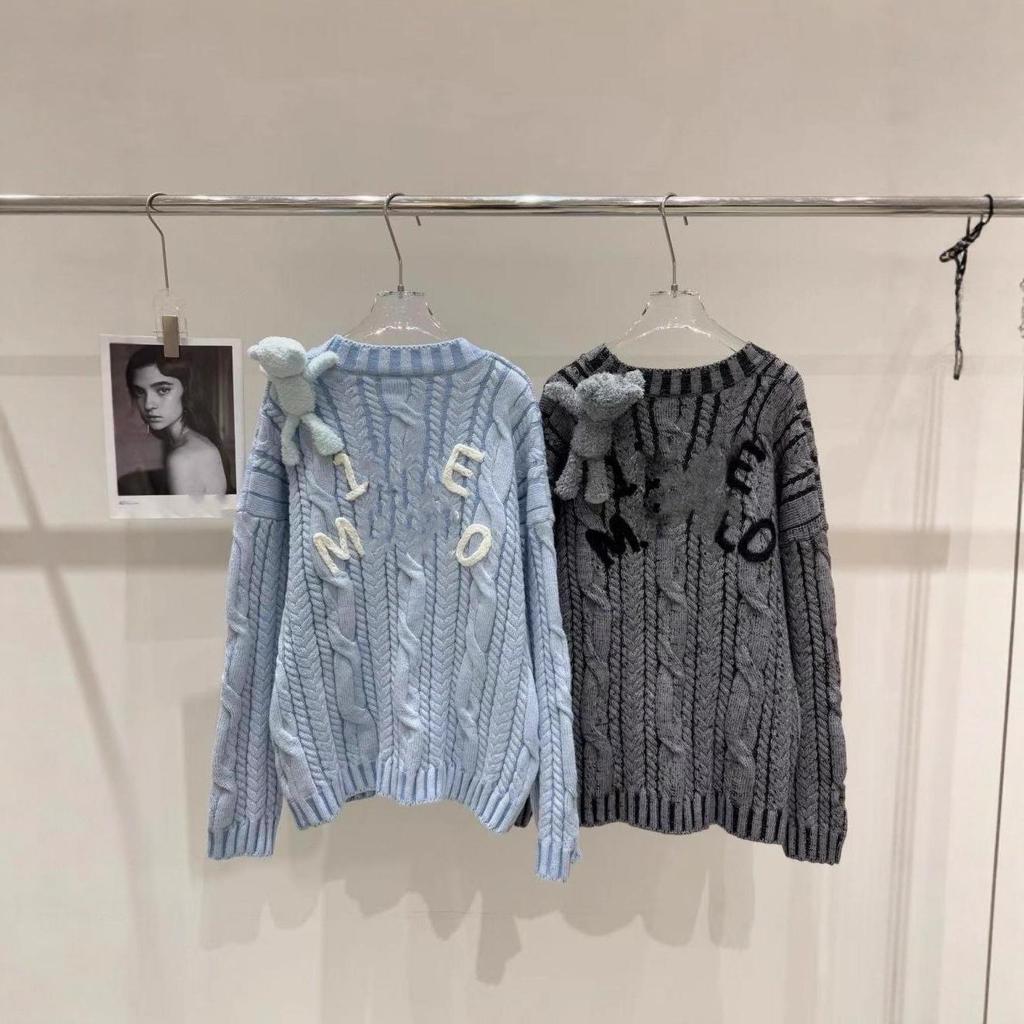 I3 2025 Autumn/Winter 3D Bear Cable Knit Cardigan: Cozy, Versatile, Loose Fit
