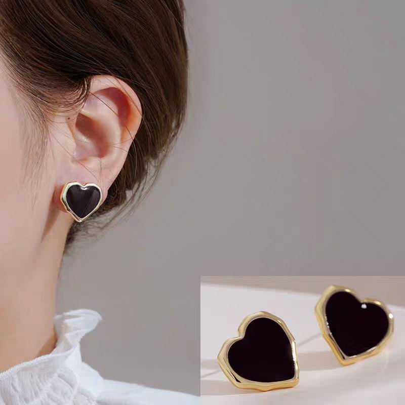 Korean Style S925 Silver Needle Wine Red Heart Stud Earrings - High-End, Versatile, Women's Simple Design with Drip Oil.