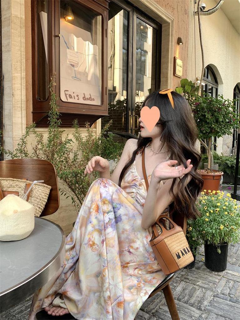 2025 French Retro Floral Halter Sundress: Women's Summer Backless Waist-Hugging Long Dress