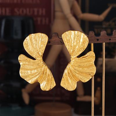 Estilo chique Ginkgo Biloba folhas textura torcida brincos de pino de folha titânio aço banhado a ouro 18k brincos de luxo estilo exagerado