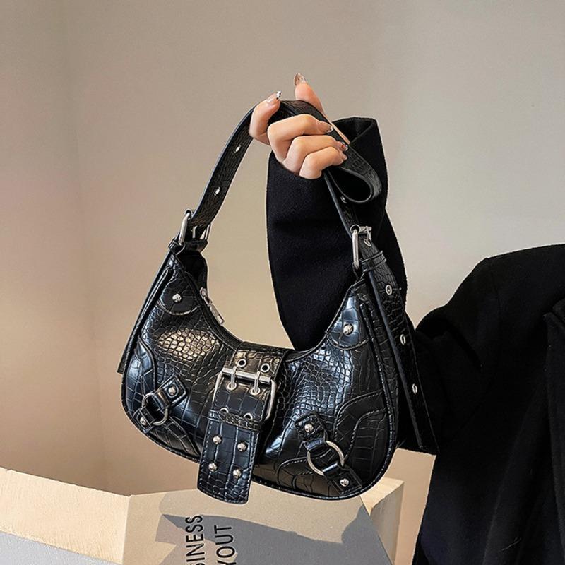 Crescent Commuter Fashion Biker Single Shoulder Women's Bag Rivets Personality Pleats Armpit Crossbody Bag