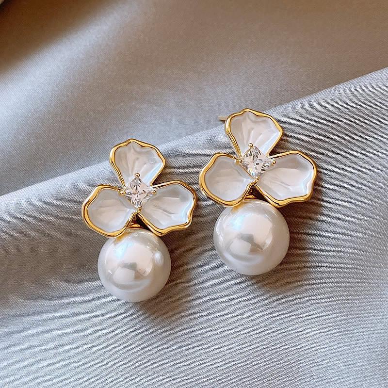 Three Petal Flower Imitation Pearl Enamel Stud Earrings for Women Simple Temperament Fashion Sweet Personality Jewelry Gift