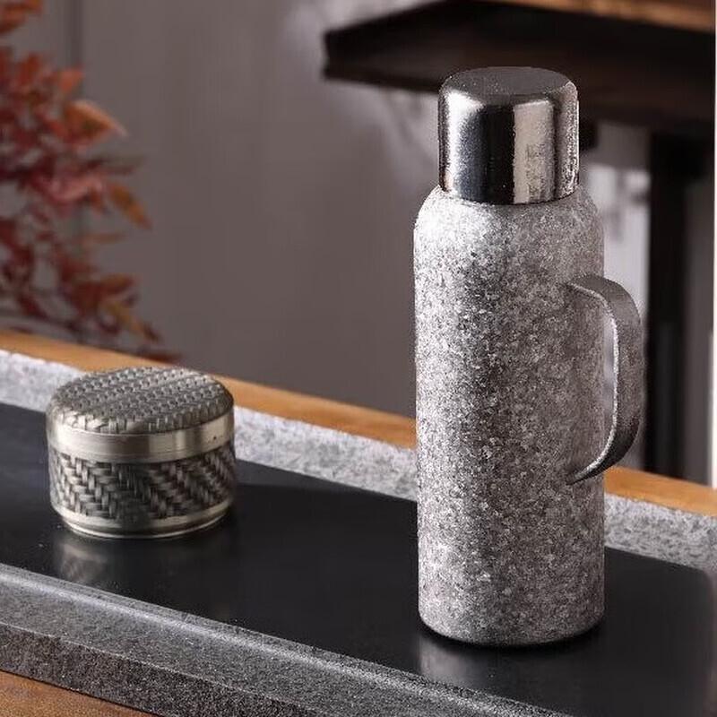 Zhui Pu Titanium Series Portable Insulated Bottle