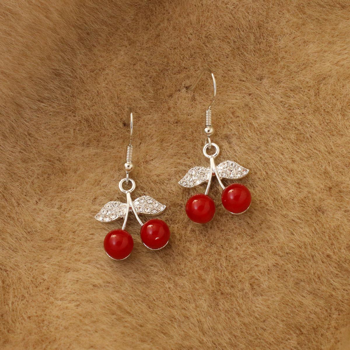 

Сережки-підвіски з солодкими вишнями на гачках