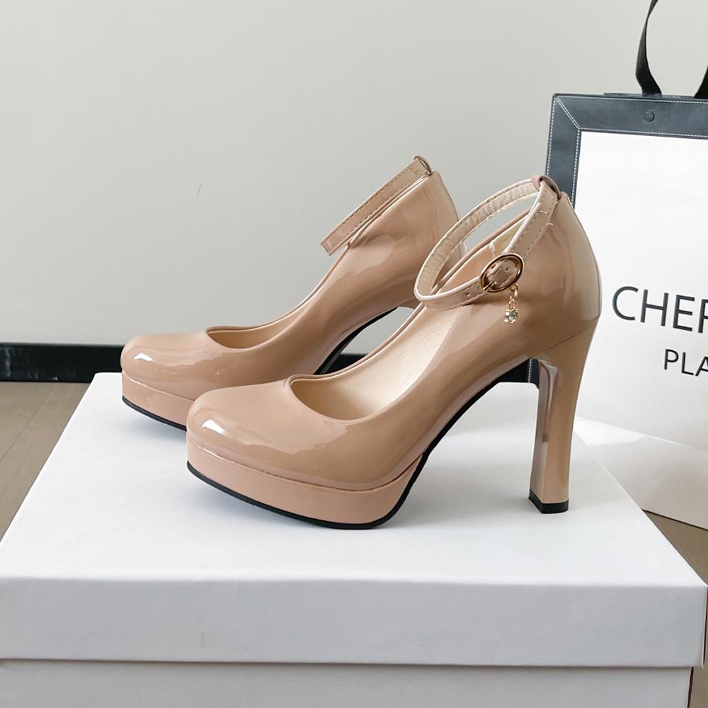 2025 Sapatos Casuais de Primavera de Salto Alto Preto Feminino Sapatos de Salto Alto de Cor Sólida Sapatos de Cunha Tamanho Grande Salto Alto Tamanho 34-42