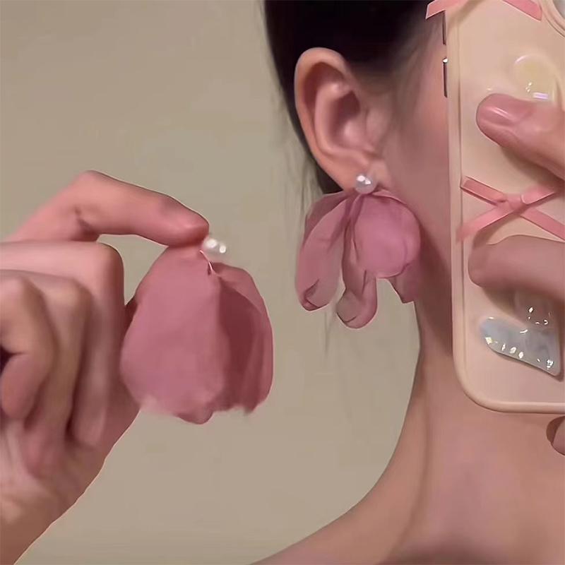 1Pair Summer Pearl Flower Earrings For Women Girls Retro Petal Earrings Light Luxury  Exquisite Earrings Jewelry Gifts