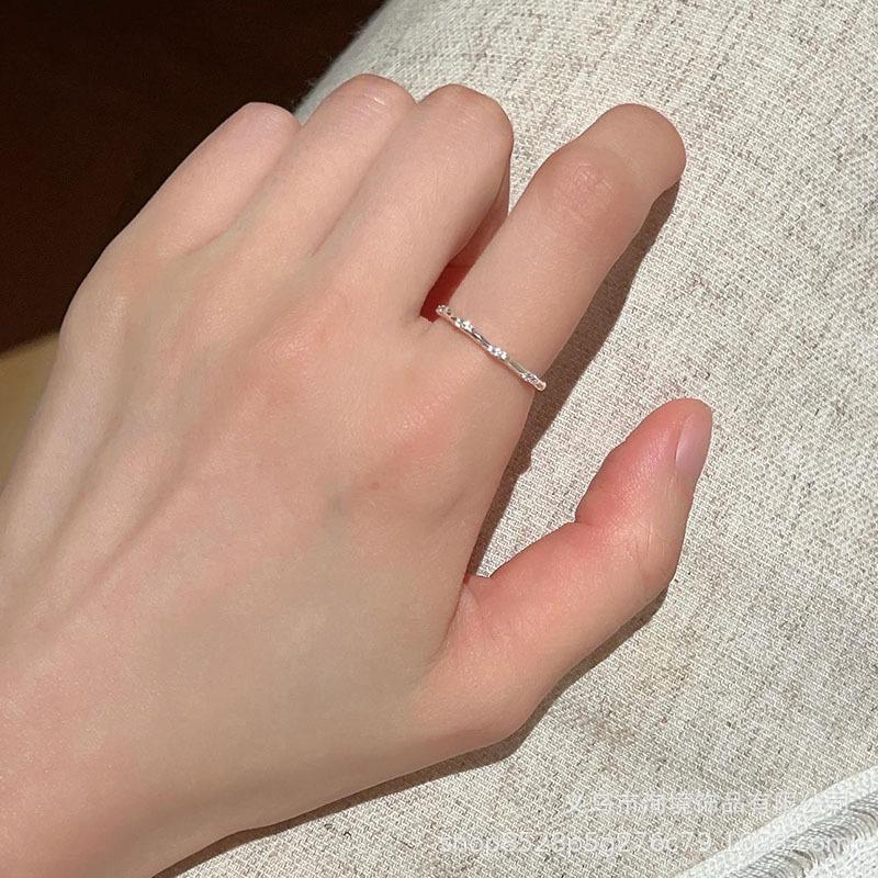 Exquisite Silver Women's Plain Band Ring - 2026 Fashionable Niche Design for Index Finger