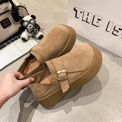 Dicksohlige Schuhe mit Taschenkopf können für Damenoberbekleidung getragen werden. Im Frühjahr und Herbst 2025 können die neuen Faulenzer auf den Muffin t treten