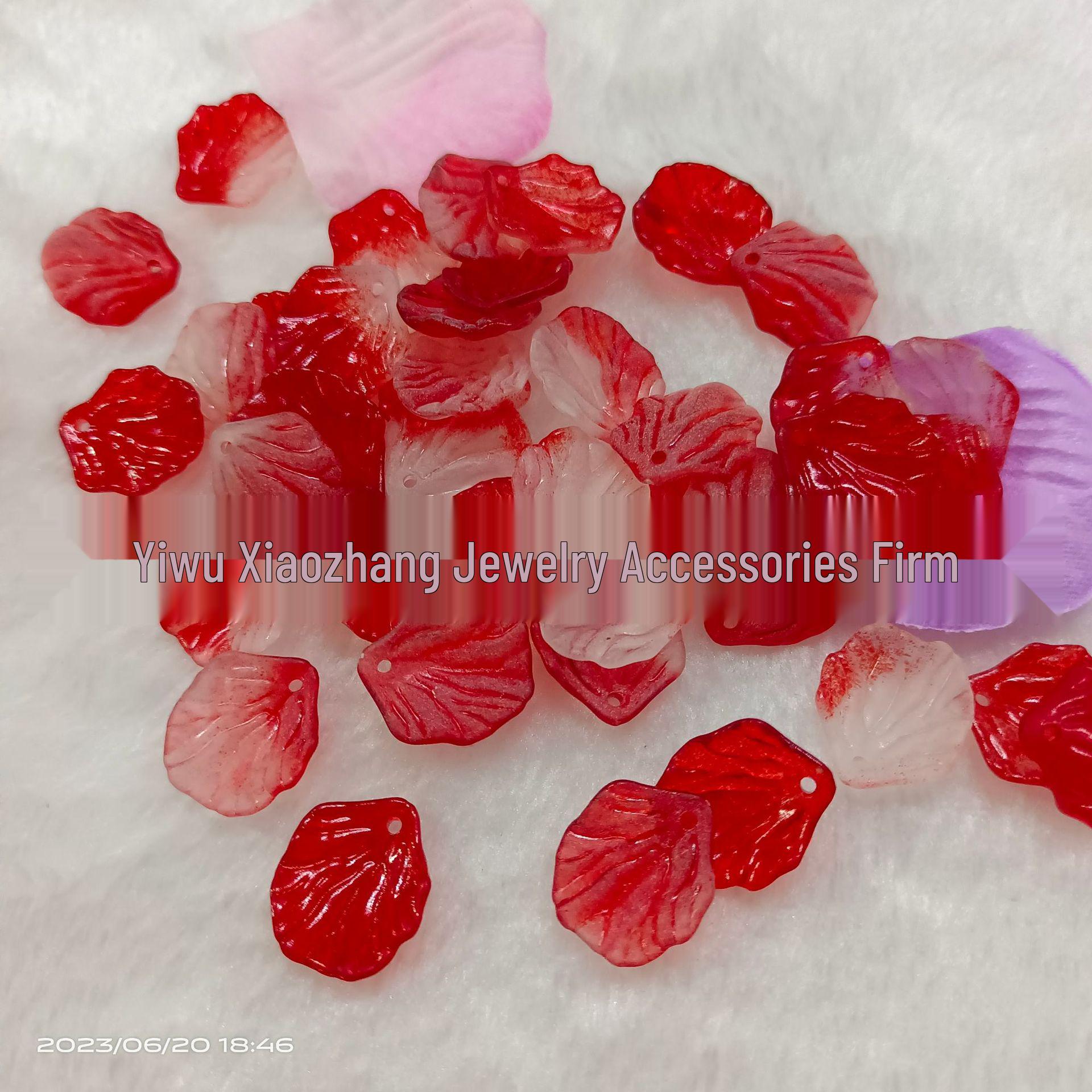 

Матовая градиентная заколка для волос в виде лепестка камелии с бусинами из ракушек 1 Pound