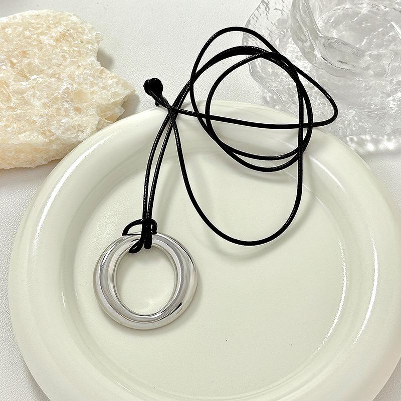 Retro Trendy Commuter Wax Cord Necklace with Alloy O-ring Pendant