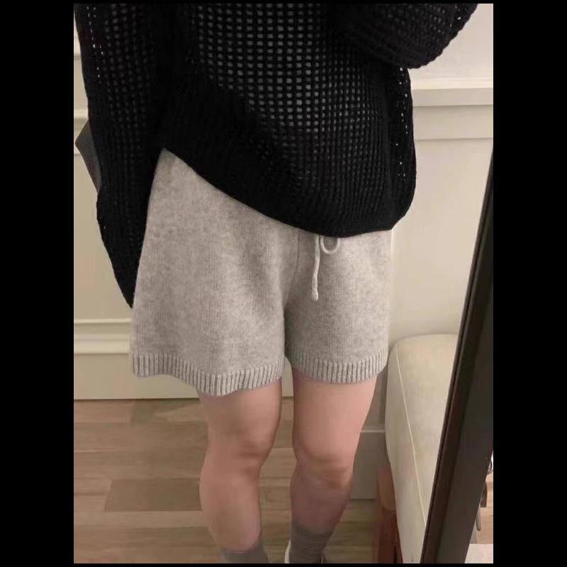 

2025 Autumn/Winter Women s All-Wool Wide Leg Shorts with Elastic Waist and Drawstring One Size светло-серый