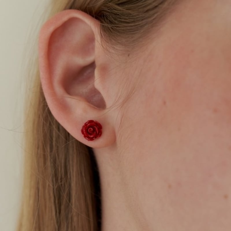 LOVE ME MONSTER Hawlite Re Earrings