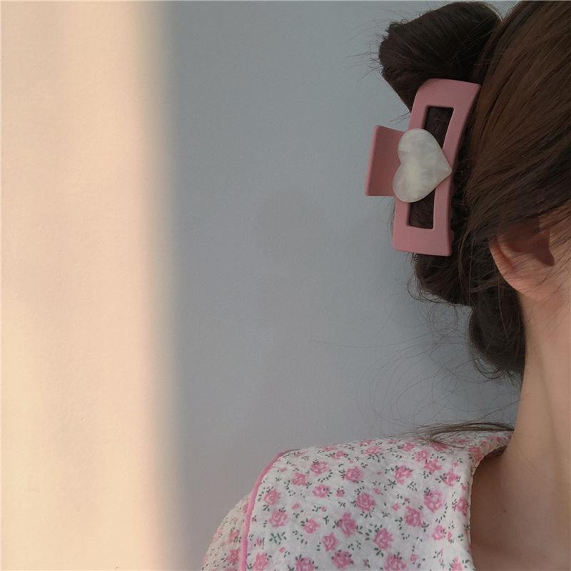 Sweet pink, white peach heart grab clip, hairpin, small and fresh, new in summer 2025, lots of hair, shark clip.