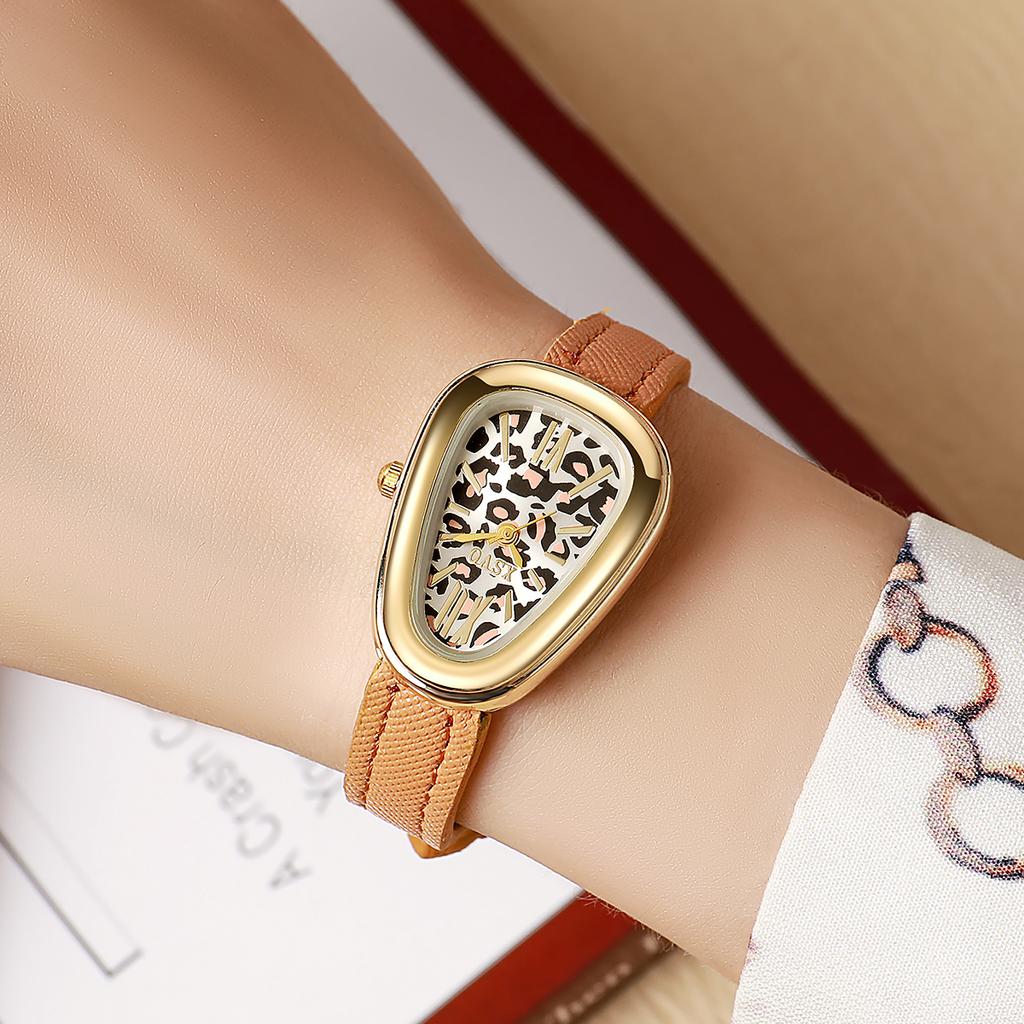 New Fashion Vintage Light Luxury Shaped Snake Head Women Quartz Watch for Christmas and Halloween Gifts
