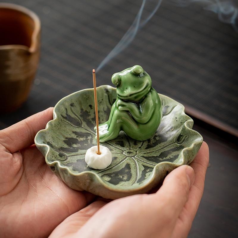 Ceramic Incense Holder Frog Incense Burner Indoor Incense Burner Aromatherapy Ornament