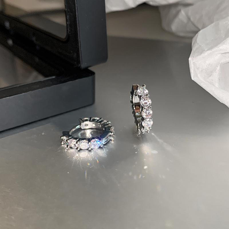 Элегантные французские минималистичные серьги с цирконами: Уникальный, Роскошный и Универсальный Дизайн