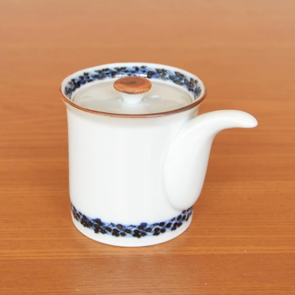 Stylish and cute compact soy sauce Arita made in with a rim dispenser, ware, 110ml, Japan, ceramic, porcelain, pattern.