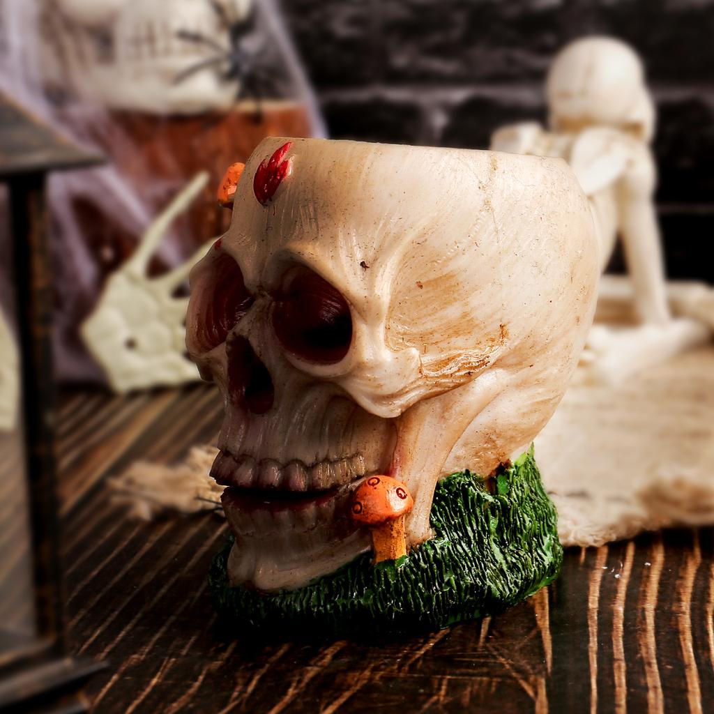 Halloween Multi-colored Skull Figurines, Halloween Rose Skull Resin Handicrafts, Terrifying Atmosphere Decorations