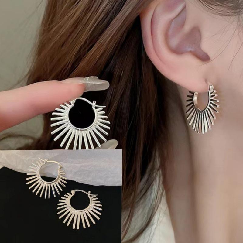 Galvanisierte Legierung Hip-Hop Unregelmäßige Runde Ohrklemmen - Damen Nicht Verblassendes Design Ohrringe