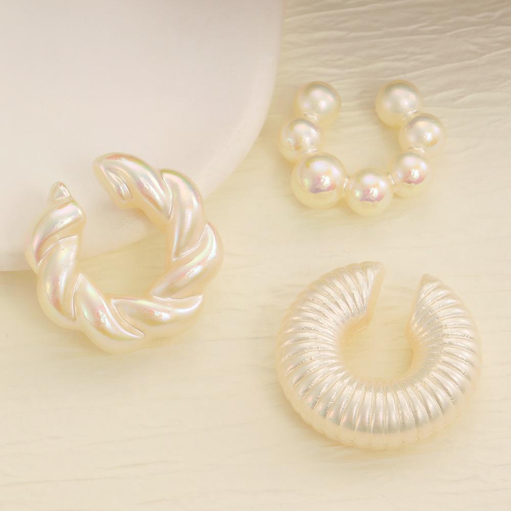 3pcs Set Exaggerated Personality Geometry Threaded Striped Pearl White Fold Wear No Ear Holes Clip Earring for Women Jewelry Set