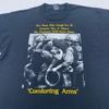 Vintage anos 90 VETERANO DO VIETNÃ PRISIONEIRO DE GUERRA DESAPARECIDO BRAÇOS CONFORTÁVEIS FOTO Camiseta GRANDE guerra exército