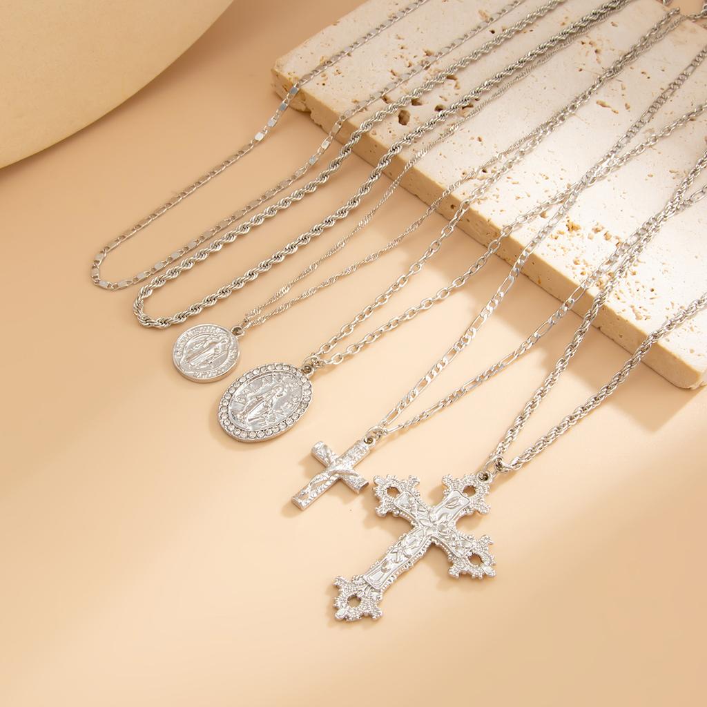 Hip-Hop Cross Pendant Necklace Set, Fashionable Diamond-Encrusted Portrait Tag Twist Chain Necklace.