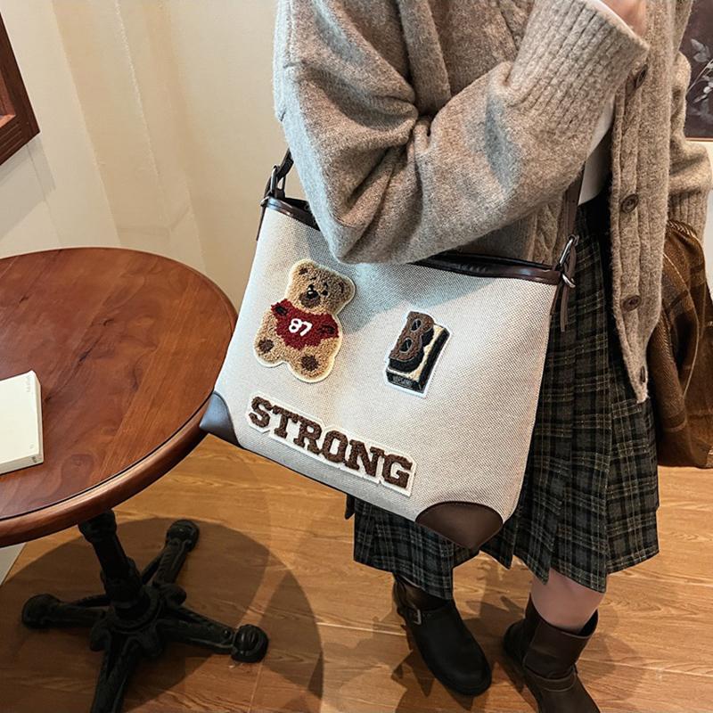 Vintage Bear Cartoon Tote Bag Large Capacity Commuter Women Shoulder Bag Fashionable Versatile Teenagers Girls School Bag
