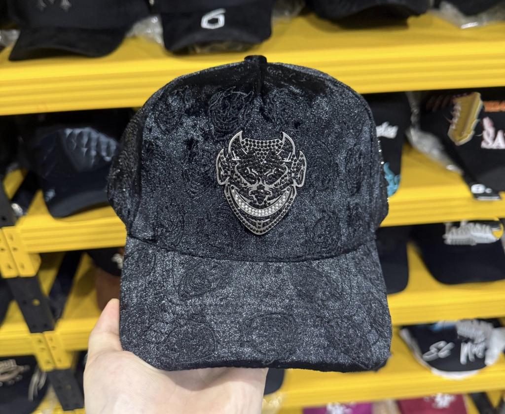 Wholesale Yo No Pesco Star Satin Lined Terry Dobby Embroidered Bling Sports Cap 5 Panel Rhinestone Brim Baseball Caps Barbas