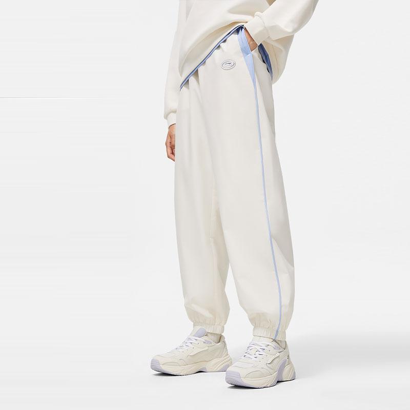 Li-Ning Sports Trend Series Color-Block Tapered Woven Knit Joggers Women bottoms Off-White AYKU036-2
