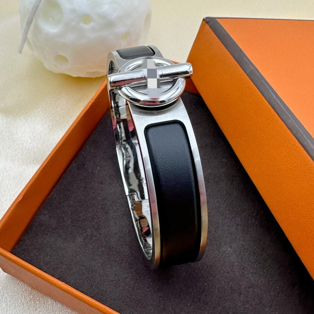2026 Tendenza Moda Bracciale Acciaio Opaco Opaco Bracciale per Coppia Gioielli Accessori da Indossare