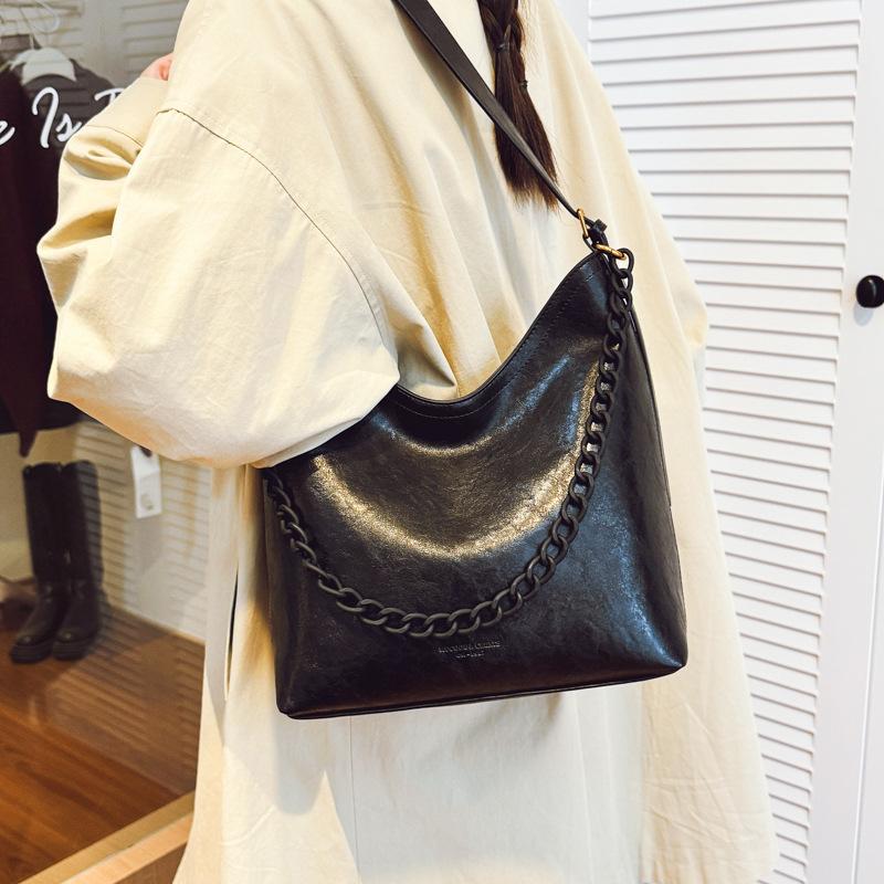 Retro bag women's large capacity 2025 new autumn and winter versatile chain shoulder messenger bag casual commuter tote bag