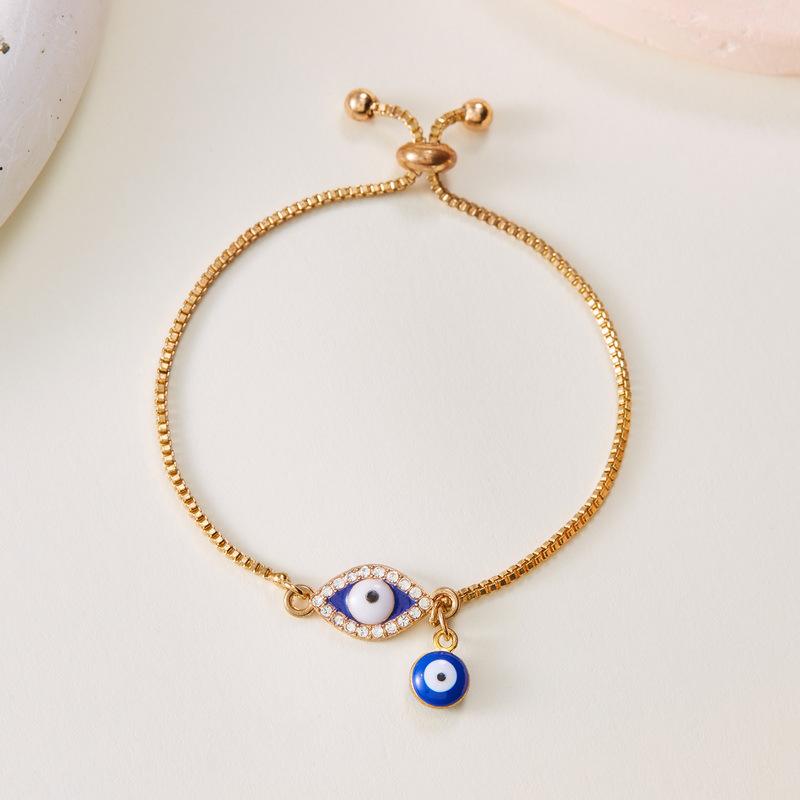 Devil's Eye Bracelet: Adjustable Drawstring with Alloy Pendant