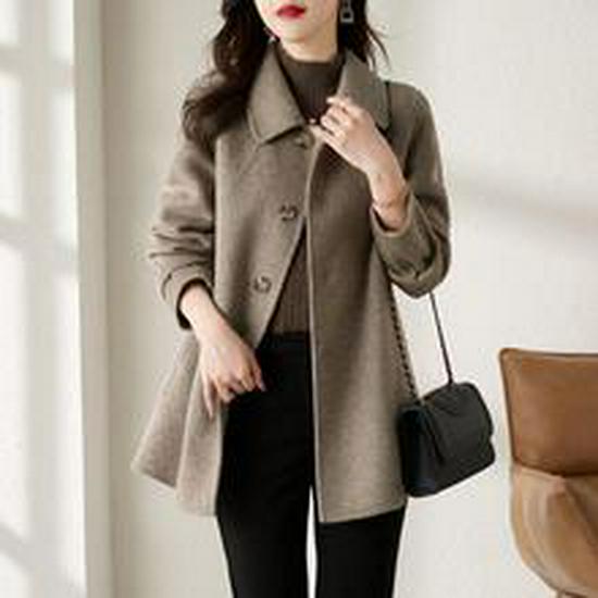 2024 Women's Plush Wool Coat: Short, Cozy, Loose Fit with Suit Collar for Autumn/Winter.