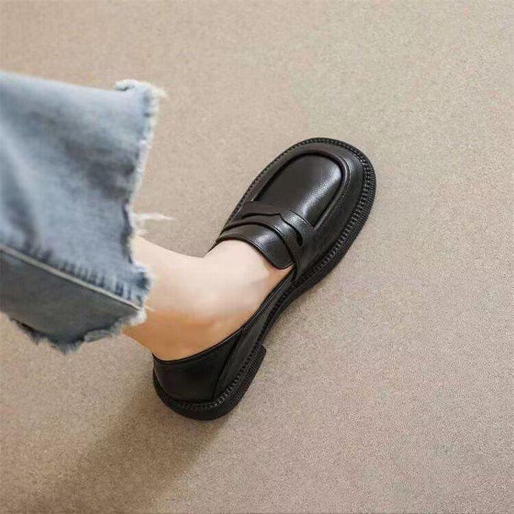 British style low-heeled small leather shoes women's spring 2024 new fashion versatile one-pedal square heel round head women's board shoes