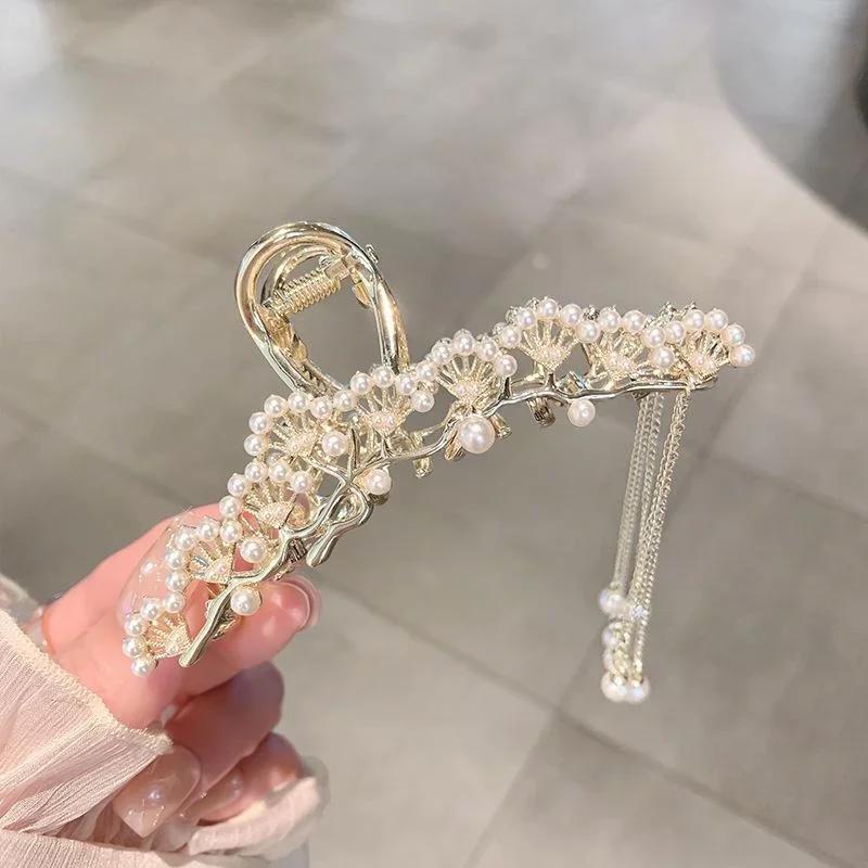 Women's Fashion Hair Clip Pearl Fan Tassel Back of Head Butterfly Clips Fashion Hair Accessories for Women Creative Jewelry Gift