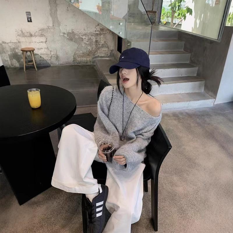 

Off-shoulder sexy knitted sweater women s autumn and winter new lazy style loose and thin versatile top coat one size fits all серый