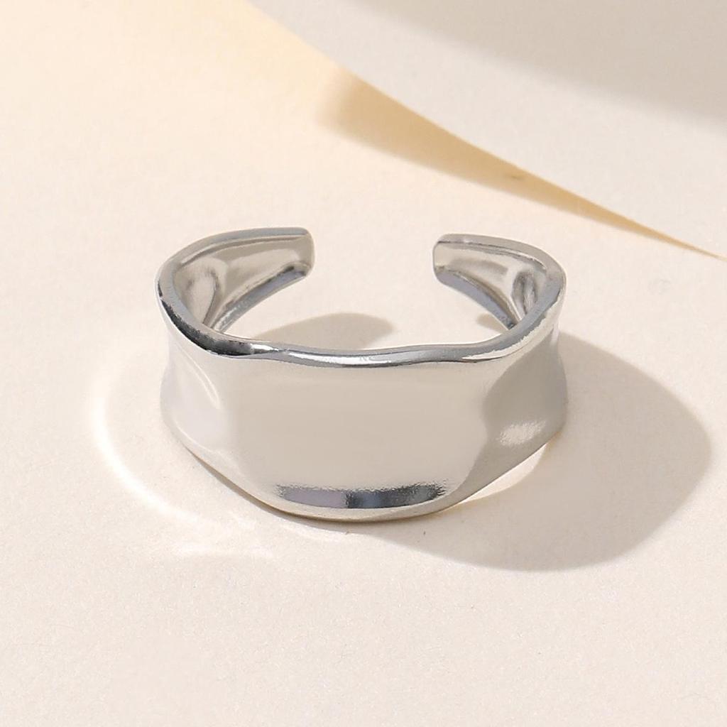 Women's Retro Baroque Gold-Plated Stainless Steel Wide Band Ring