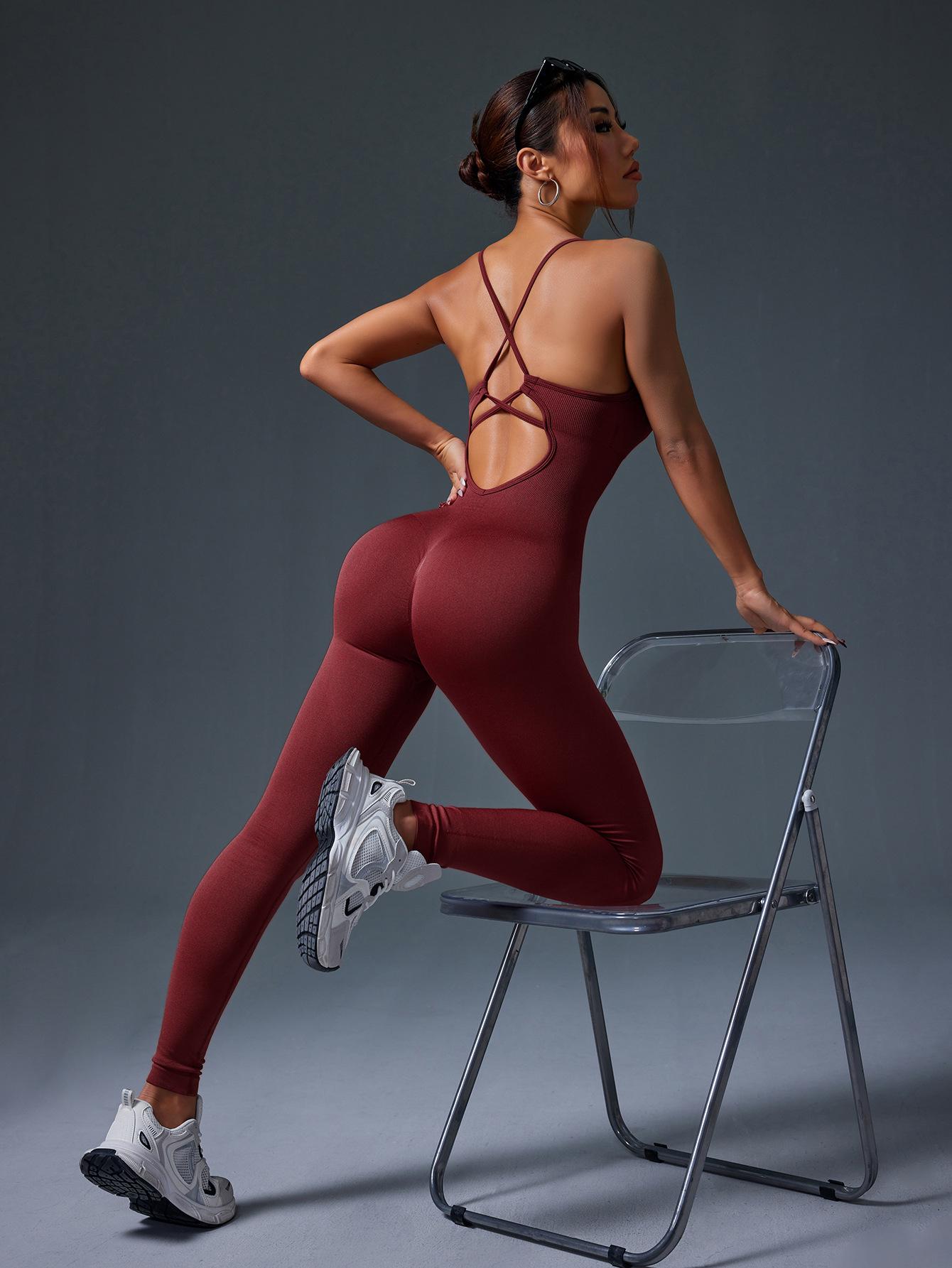 

Спортивный комбинезон в рубчик с подкладкой для подтяжки ягодиц и длинными брюками S