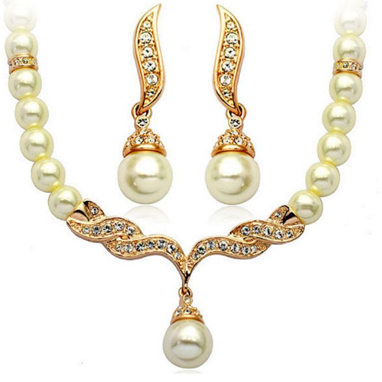 

Alloy Diamond Pearl Necklace & Earrings Set золотой