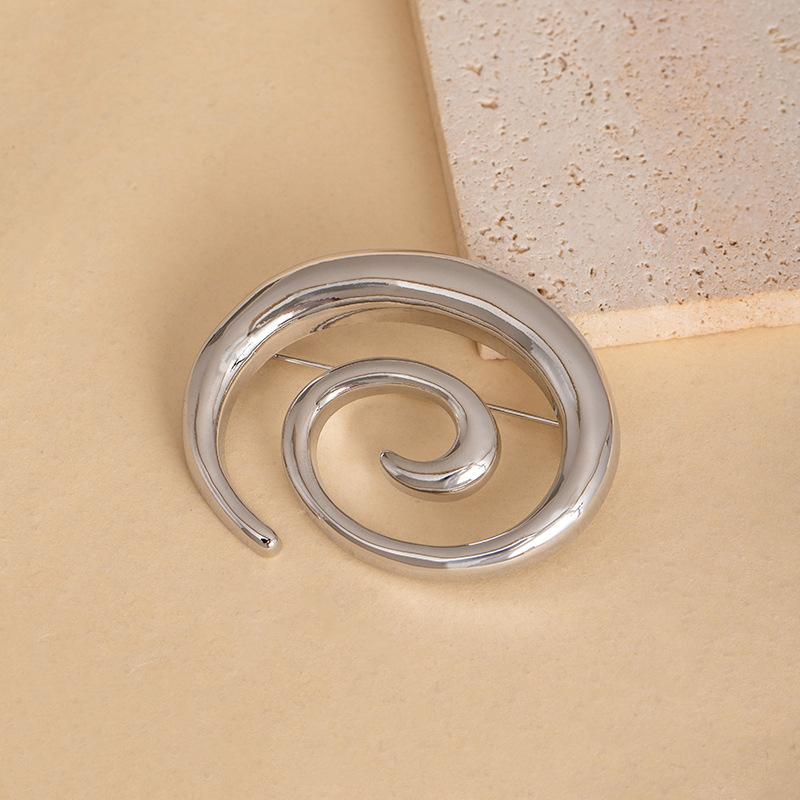 Personality Exaggerated Irregular High Sense Large Circle French Retro Design Women'S Temperament Earrings