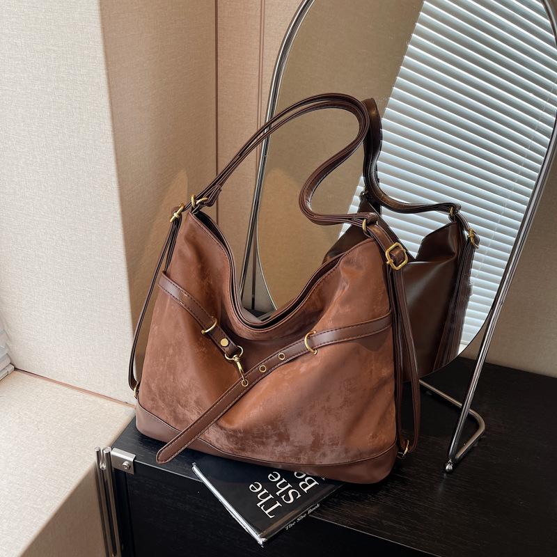 

Ретро рюкзак большой вместимости женский осенне-зимний новый повседневный дорожный наплечный рюкзак универсальная сумка-тоут темно-коричневого