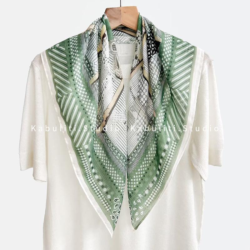 Polka dot small square scarf silk scarf women's matching shirt professional flight attendant neck protection neck circumference neck tulle scarf scarf
