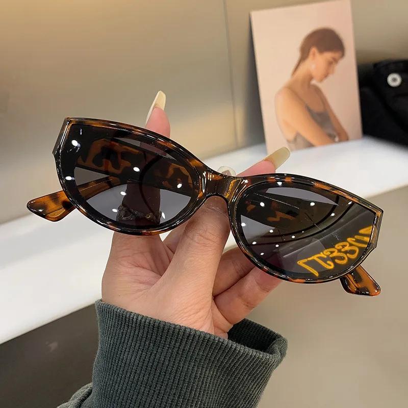 New Luxury Brand Designer Small Frame Cat Eye Sunglasses Women Vintage Fashion Sun Glasses Popular Punk Sexy Ladies Shades Uv400