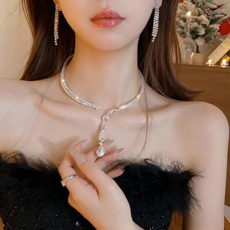 Elegant Zircon Water Drop Tassel Necklace: Double-Layer Light Luxury Collarbone Chain