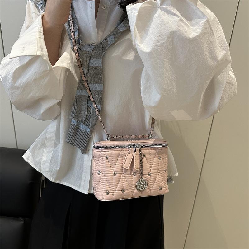 Premium Sense Xiaoxiangfeng Portable Small Square Bag Women's 2025 Summer New Simple Fashion Diamond Shoulder Bag Ins Tide
