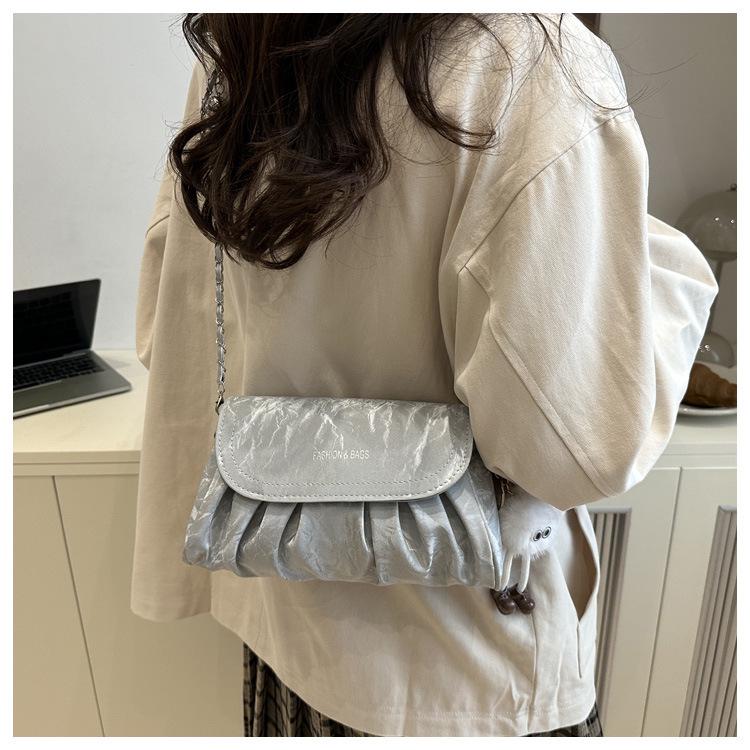 Niche Design Women's Summer 2025 Chain Crossbody Cloud Handbag