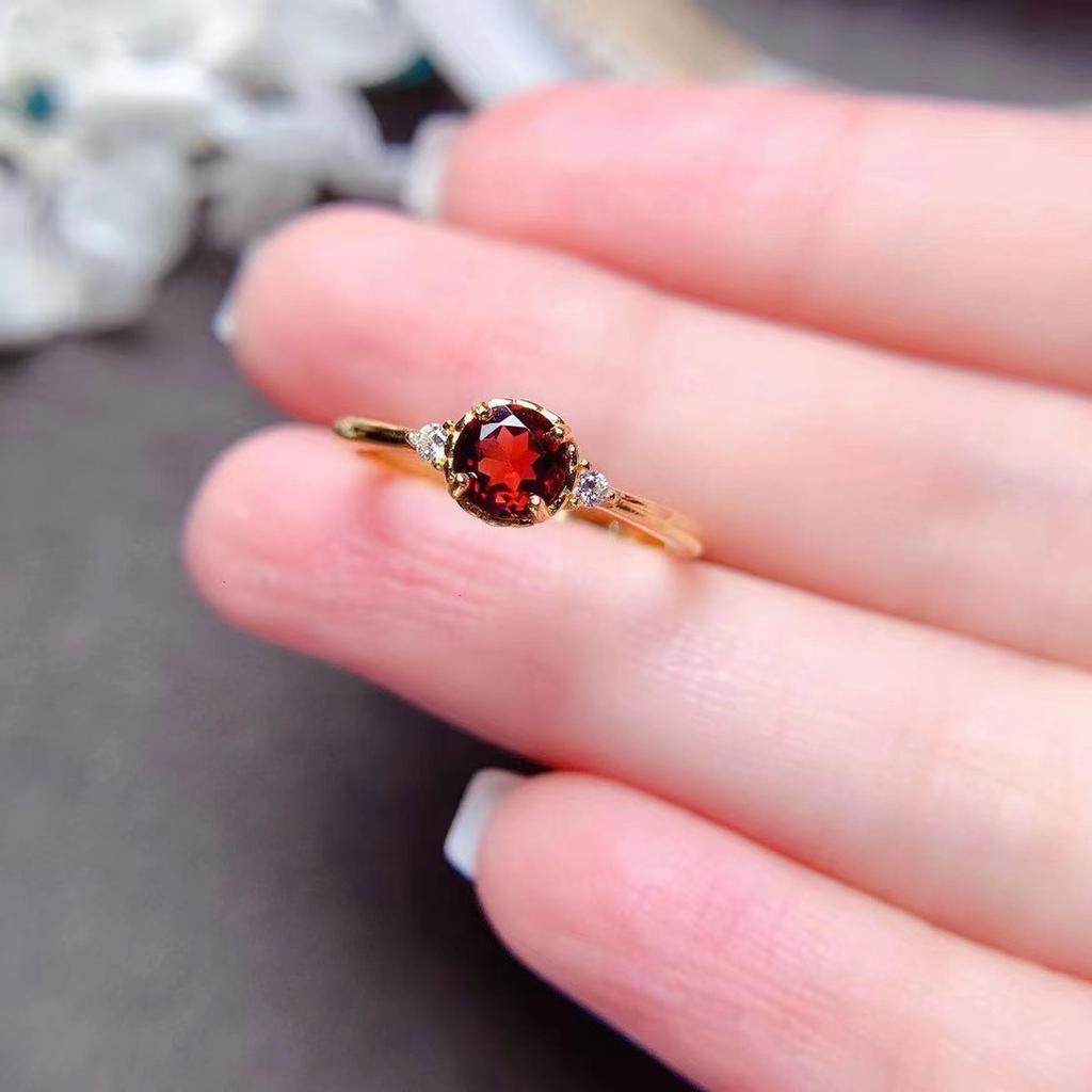 Imitierter roter Edelstein, Granat-Damenring mit S925-Silber überzogen, Öffnungsdesign, schlichter Stil und Mode, Damen