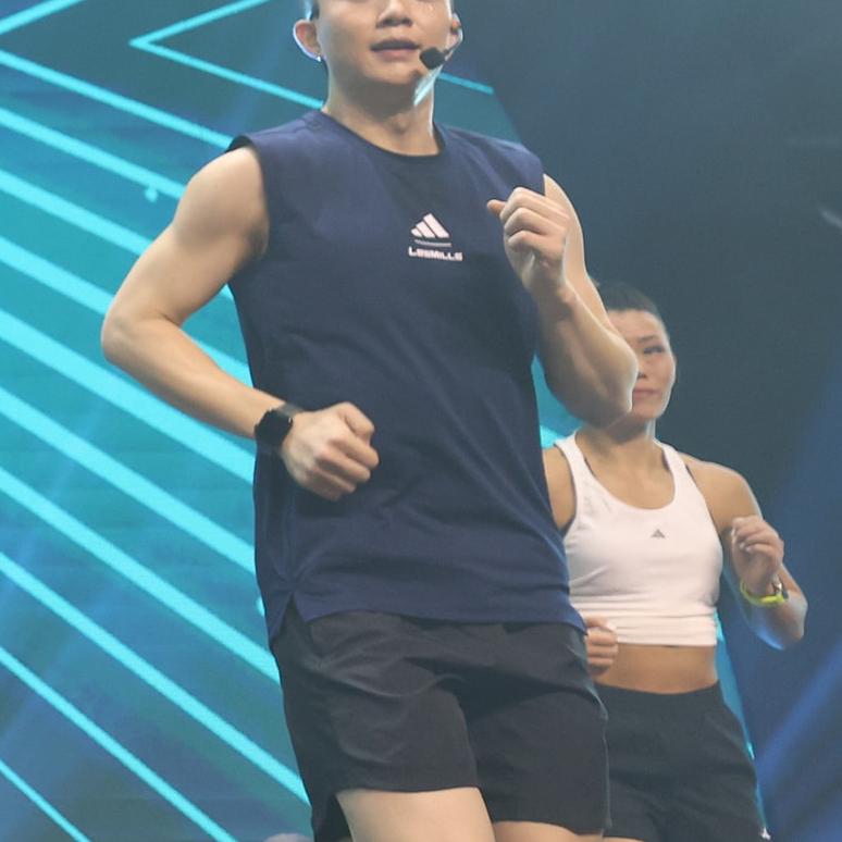 Adidas T-shirt Décontracté Imprimé Sans Manches Col Rond Homme Hauts Bleu Marine JE1808