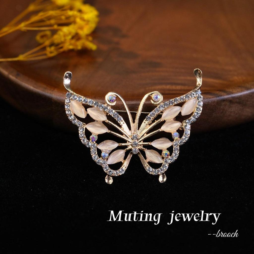 Broșă Elegantă Fluture Ochi de Pisică cu Strass-uri - Design Anti-Alunecare și Versatil