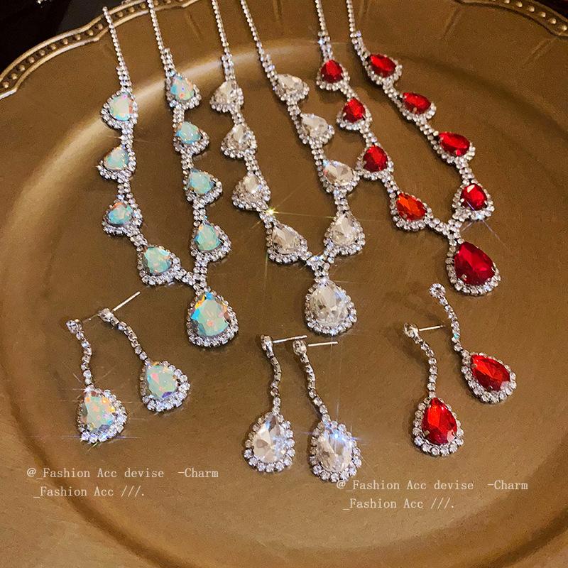 Diamond water drop geometric necklace earrings set light luxury temperament collarbone chain fashionable versatile high-end jewelry